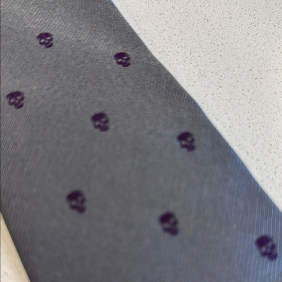 Banana Republic Gray Tie with Subtle Pattern - Picture 3 of 4
